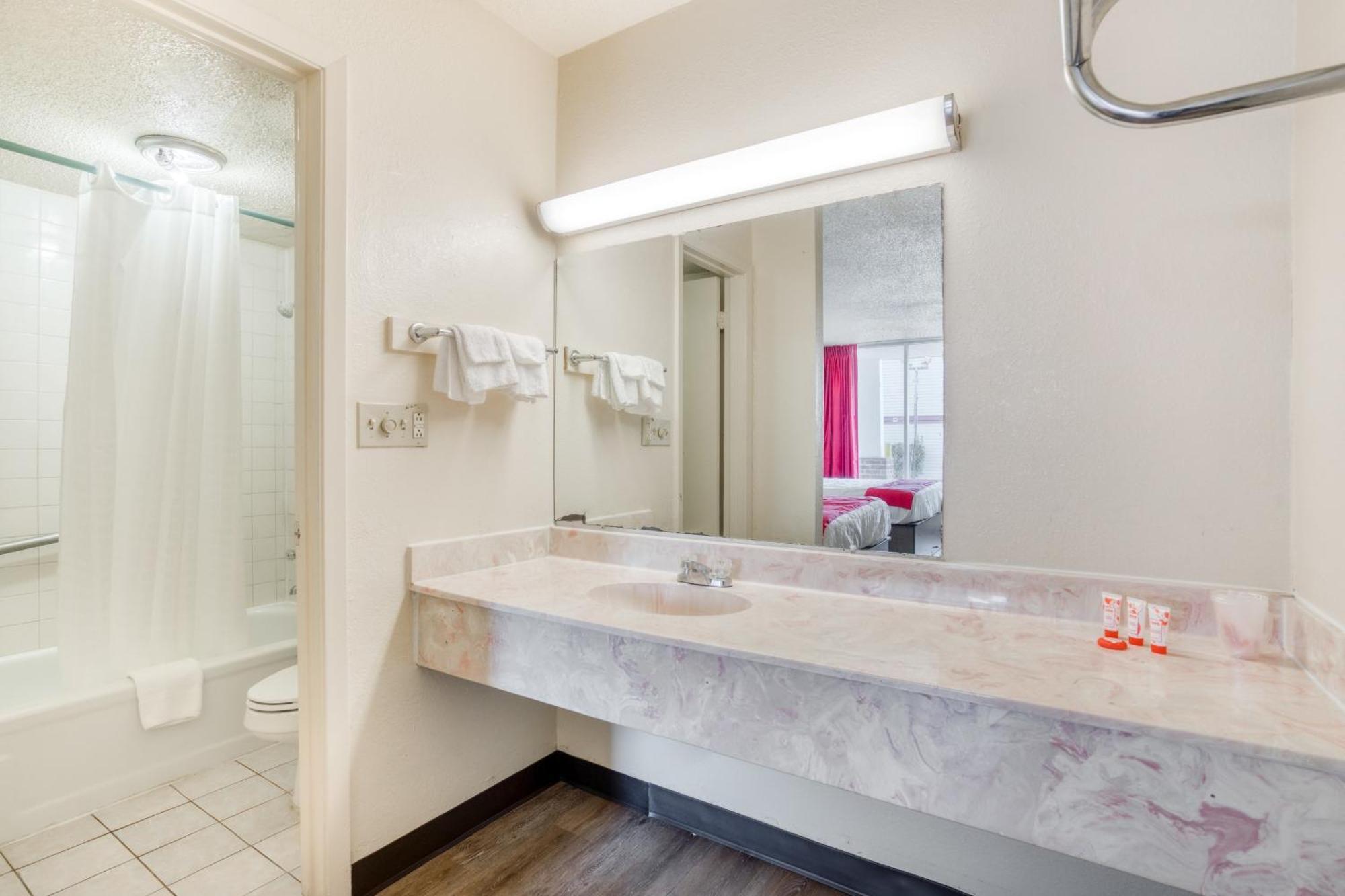 Oyo Hotel Waco University Area I-35 Eksteriør billede